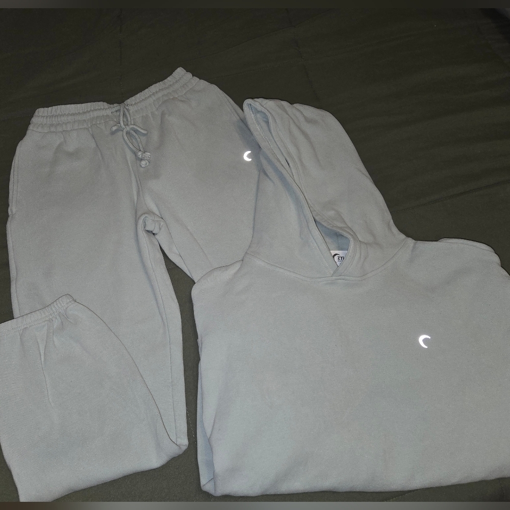 EUC Zyia Relaxation sweat set